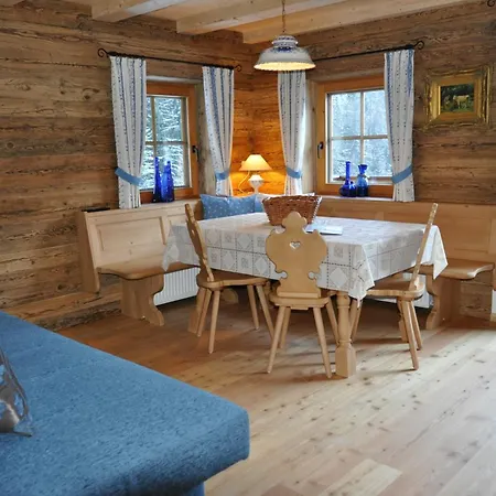 Jorgnerhaus Apartment *