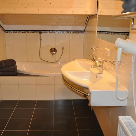 Joergnerhaus 公寓 Kals-am Großglockner