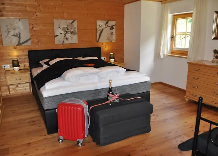 Jorgnerhaus Apartment *